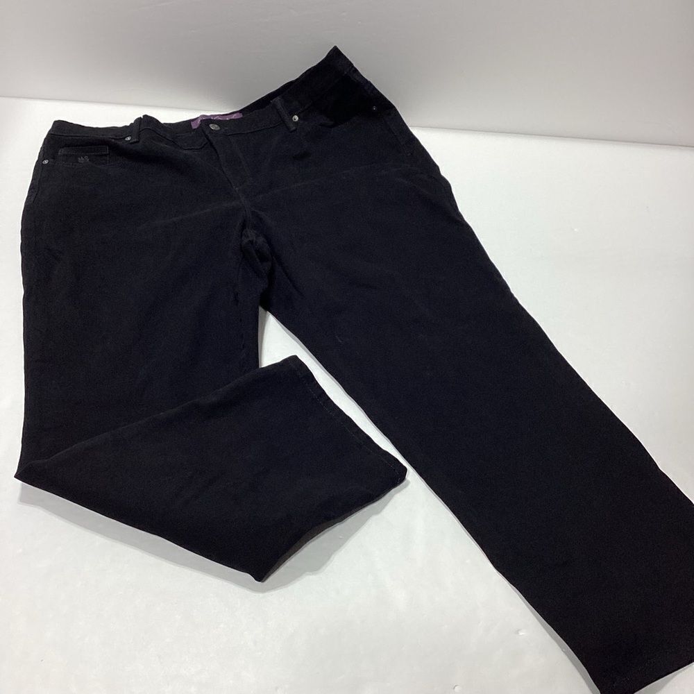 Gloria Vanderbilt Black Amanda Jeans 16W Short Tapered Leg Classic Rise NWT